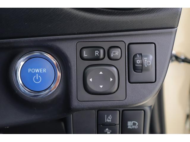 アクア クロスオーバー　衝突被害軽減ブレーキ　純正ＳＤナビ　地デジＴＶ　バックカメラ　スマートキー　ＥＴＣ　オートハイビーム　車線逸脱警報　シートヒーター　先行車発進告知機能　Ｂｌｕｅｔｏｏｔｈ接続　ＬＥＤヘッドライト　純正アルミ　横滑り防止装置（25枚目）