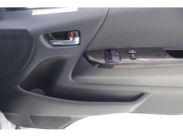 ハイエースバン スーパーＧＬ　ダークプライムＩＩ　衝突被害軽減ブレーキ　９インチナビ　地デジＴＶ　全周囲カメラ　スマートキー　ＥＴＣ　車線逸脱警報　オートハイビーム　電動格納ミラー　ＬＥＤヘッドライト　ＡＣ１００Ｖ電源　Ｂｌｕｅｔｏｏｔｈ接続　ドラレコ　横滑り防止装置（31枚目）