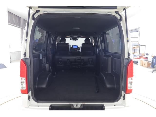 ハイエースバン スーパーＧＬ　ダークプライムＩＩ　衝突被害軽減ブレーキ　９インチナビ　地デジＴＶ　全周囲カメラ　スマートキー　ＥＴＣ　車線逸脱警報　オートハイビーム　電動格納ミラー　ＬＥＤヘッドライト　ＡＣ１００Ｖ電源　Ｂｌｕｅｔｏｏｔｈ接続　ドラレコ　横滑り防止装置（38枚目）