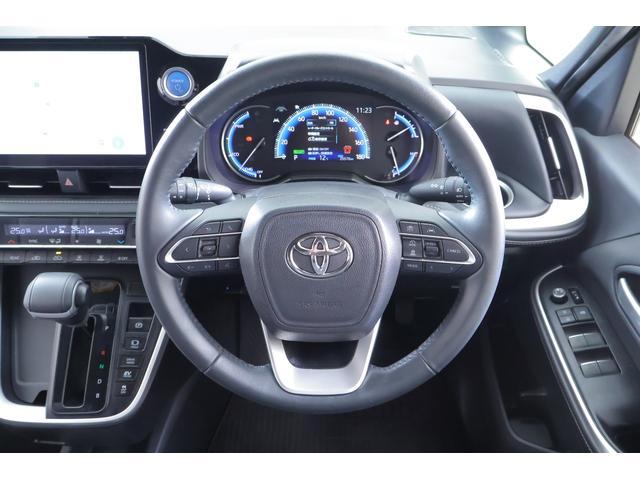 ノア ハイブリッドＳ－Ｚ　衝突被害軽減ブレーキ　１０．５型ＤＡナビ　地デジＴＶ　バックカメラ　後席モニター　ＥＴＣ２．０　レーダークルーズ　車線逸脱警報　クリアランスソナー　オートハイビーム　両側電動ドア　シートヒーター　ＡＣ１００Ｖ－１５００Ｗ　ワンオーナー（13枚目）