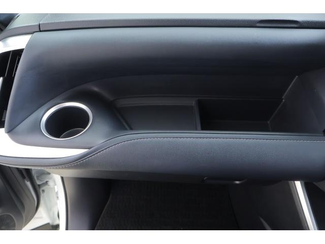 ノア ハイブリッドＳ－Ｚ　衝突被害軽減ブレーキ　１０．５型ＤＡナビ　地デジＴＶ　バックカメラ　後席モニター　ＥＴＣ２．０　レーダークルーズ　車線逸脱警報　クリアランスソナー　オートハイビーム　両側電動ドア　シートヒーター　ＡＣ１００Ｖ－１５００Ｗ　ワンオーナー（35枚目）