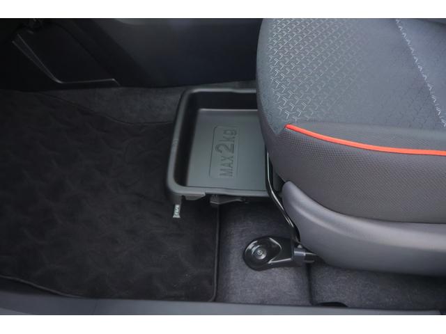 ライズ Ｚ　４ＷＤ　衝突被害軽減ブレーキ　純正９型ナビ　地デジＴＶ　バックカメラ　スマートキー　ＥＴＣ　レーダークルーズ　オートハイビーム　車線逸脱警報　クリアランスソナー　前後ドラレコ　シートヒーター　純正アルミ　ＬＥＤヘッドライト　横滑り防止装置　ワンオーナー（40枚目）