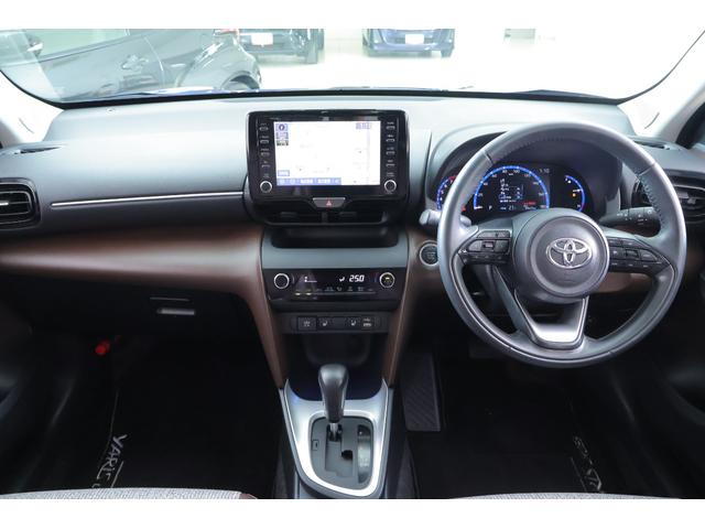 ヤリスクロス Ｚ　衝突被害軽減ブレーキ　レーダークルーズ　純正８インチＤＡ　地デジＴＶ　全周囲カメラ　オートハイビーム　車線逸脱警報　クリアランスソナー　スマートキー　ＥＴＣ　シートヒーター　ドラレコ　Ｂｌｕｅｔｏｏｔｈ接続　ＬＥＤヘッドライト　横滑り防止装置　ワンオーナー（12枚目）