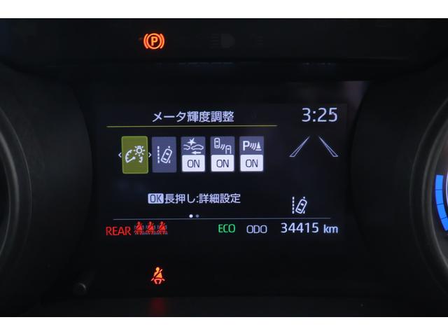 ヤリスクロス ハイブリッドＧ　衝突被害軽減ブレーキ　純正８インチＤＡナビ　全周囲カメラ　ＢＳＭ　スマートキー　ＥＴＣ２．０　レーダークルーズ　車線逸脱警報　オートハイビーム　クリアランスソナー　シートヒーター　ステアリングヒーター　ＬＥＤライト　横滑り防止装置　ワンオーナー（19枚目）