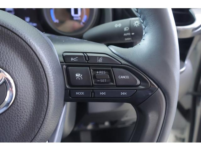 ヤリスクロス ハイブリッドＧ　衝突被害軽減ブレーキ　純正８インチＤＡナビ　全周囲カメラ　ＢＳＭ　スマートキー　ＥＴＣ２．０　レーダークルーズ　車線逸脱警報　オートハイビーム　クリアランスソナー　シートヒーター　ステアリングヒーター　ＬＥＤライト　横滑り防止装置　ワンオーナー（23枚目）