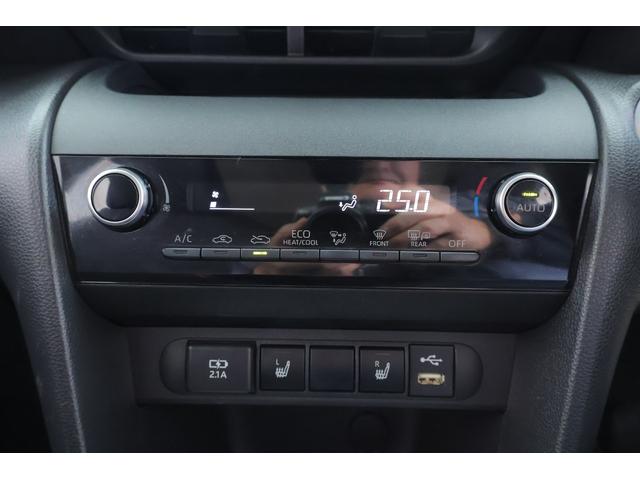 ヤリスクロス ハイブリッドＧ　衝突被害軽減ブレーキ　純正８インチＤＡナビ　全周囲カメラ　ＢＳＭ　スマートキー　ＥＴＣ２．０　レーダークルーズ　車線逸脱警報　オートハイビーム　クリアランスソナー　シートヒーター　ステアリングヒーター　ＬＥＤライト　横滑り防止装置　ワンオーナー（25枚目）