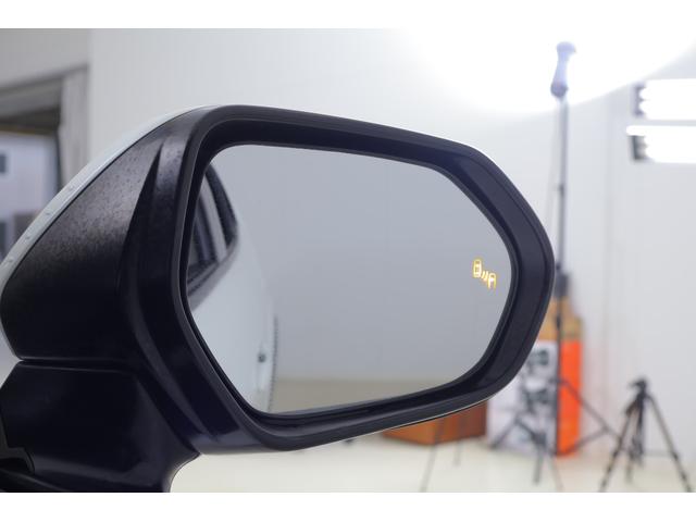 ヤリスクロス ハイブリッドＧ　衝突被害軽減ブレーキ　純正８インチＤＡナビ　全周囲カメラ　ＢＳＭ　スマートキー　ＥＴＣ２．０　レーダークルーズ　車線逸脱警報　オートハイビーム　クリアランスソナー　シートヒーター　ステアリングヒーター　ＬＥＤライト　横滑り防止装置　ワンオーナー（32枚目）