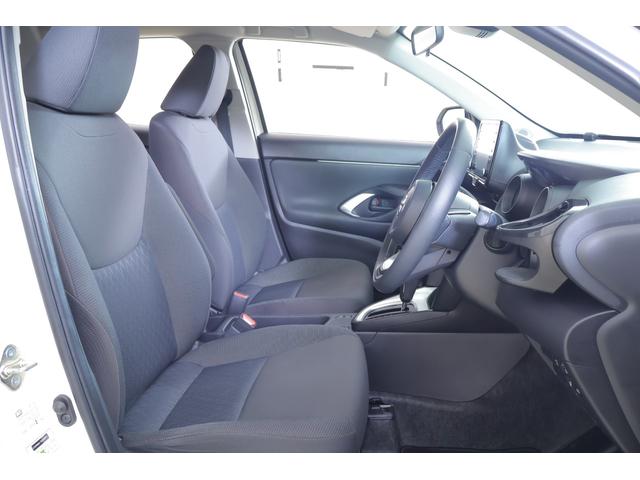 ヤリスクロス ハイブリッドＧ　衝突被害軽減ブレーキ　純正８インチＤＡナビ　全周囲カメラ　ＢＳＭ　スマートキー　ＥＴＣ２．０　レーダークルーズ　車線逸脱警報　オートハイビーム　クリアランスソナー　シートヒーター　ステアリングヒーター　ＬＥＤライト　横滑り防止装置　ワンオーナー（35枚目）