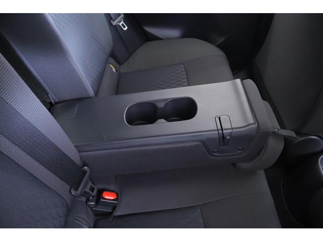 ヤリスクロス ハイブリッドＧ　衝突被害軽減ブレーキ　純正８インチＤＡナビ　全周囲カメラ　ＢＳＭ　スマートキー　ＥＴＣ２．０　レーダークルーズ　車線逸脱警報　オートハイビーム　クリアランスソナー　シートヒーター　ステアリングヒーター　ＬＥＤライト　横滑り防止装置　ワンオーナー（40枚目）