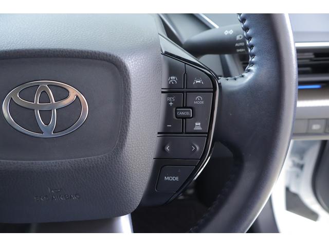 プリウス Ｇ　衝突被害軽減ブレーキ　レーダークルーズ　純正８インチＤＡ　地デジＴＶ　バックカメラ　ＥＴＣ２．０　オートハイビーム　車線逸脱警報　ＢＳＭ　クリアランスソナー　ＡＣ１００Ｖー１５００Ｗ　シートヒーター　ＬＥＤヘッドライト　ドラレコ　横滑り防止装置　ワンオーナー（23枚目）