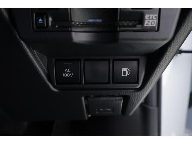 プリウス Ｇ　衝突被害軽減ブレーキ　レーダークルーズ　純正８インチＤＡ　地デジＴＶ　バックカメラ　ＥＴＣ２．０　オートハイビーム　車線逸脱警報　ＢＳＭ　クリアランスソナー　ＡＣ１００Ｖー１５００Ｗ　シートヒーター　ＬＥＤヘッドライト　ドラレコ　横滑り防止装置　ワンオーナー（31枚目）