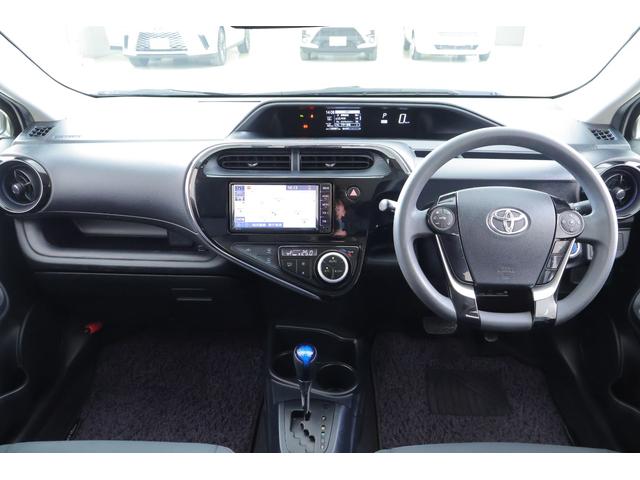 アクア Ｓ　衝突被害軽減ブレーキ　純正ＳＤナビＴＶ　バックカメラ　スマートキー　ＥＴＣ　オートハイビーム　車線逸脱警報　クリアランスソナー　先行車発進お知らせ機能　Ｂｌｕｅｔｏｏｔｈ接続　ドライブレコーダー　ＬＥＤヘッドライト　横滑り防止装置　ワンオーナー（12枚目）