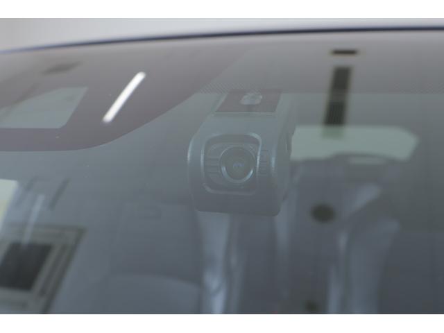 カローラツーリング ハイブリッド　ダブルバイビー　衝突被害軽減ブレーキ　ＢＳＭ　純正９インチＤＡナビ　バックカメラ　ＥＴＣ２．０　レーダークルーズ　車線逸脱警報　オートハイビーム　クリアランスソナー　シートヒーター　ステアリングヒーター　ドラレコ　ＬＥＤヘッドライト　当社試乗車（31枚目）