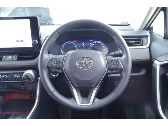 RAV4 アドベンチャー オフロードパッケージII 4WD ドラレコ 衝突被害軽減ブレーキ レーダークルーズ 10.5インチDAナビ 地デジTV 全周囲カメラ BSM デジタルミラー ETC2.0 車線逸脱警報 シートヒーター&クール ステアリングヒーター ワンオーナー(13枚目)