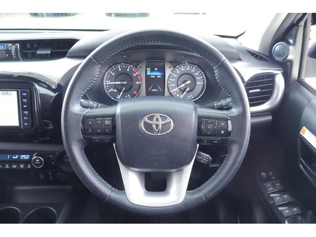 ハイラックス Z 4WD 衝突被害軽減ブレーキ レーダークルーズ ドラレコ 純正SDナビ 地デジTV バックカメラ スマートキー ETC クリアランスソナー 車線逸脱警報 オートLSD リアデフロック LEDヘッドライト トノカバー 横滑り防止装置 ワンオーナー(13枚目)