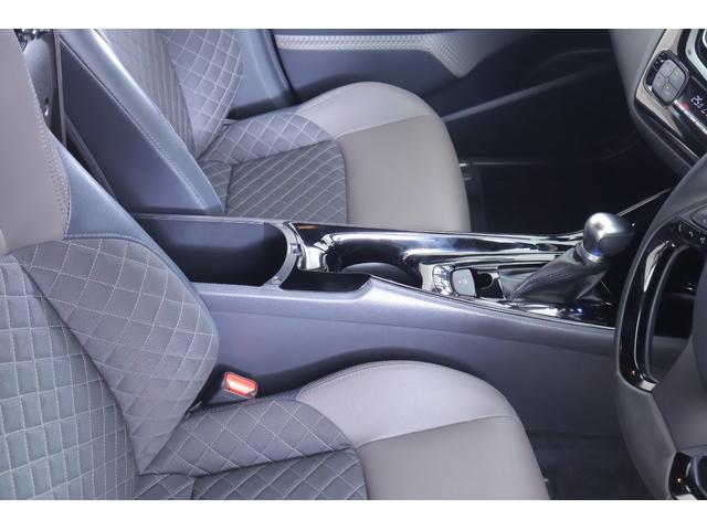 C-HR G 衝突被害軽減ブレーキ 純正8インチDAナビ 全周囲カメラ レーダークルーズ 車線逸脱警報 オートハイビーム BSM スマートキー ETC クリアランスソナー シートヒーター 前後ドラレコ LEDヘッドライト Bluetooth接続 横滑防止装置 ワンオーナー(36枚目)