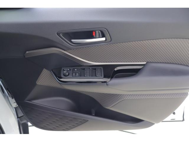 C-HR G 衝突被害軽減ブレーキ 純正8インチDAナビ 全周囲カメラ レーダークルーズ 車線逸脱警報 オートハイビーム BSM スマートキー ETC クリアランスソナー シートヒーター 前後ドラレコ LEDヘッドライト Bluetooth接続 横滑防止装置 ワンオーナー(37枚目)