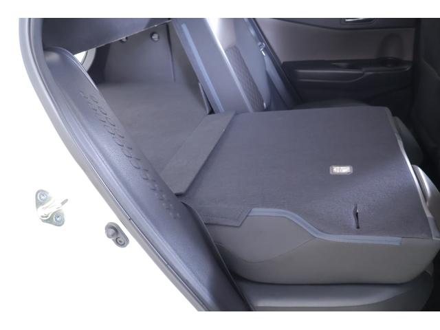 C-HR G 衝突被害軽減ブレーキ 純正8インチDAナビ 全周囲カメラ レーダークルーズ 車線逸脱警報 オートハイビーム BSM スマートキー ETC クリアランスソナー シートヒーター 前後ドラレコ LEDヘッドライト Bluetooth接続 横滑防止装置 ワンオーナー(42枚目)