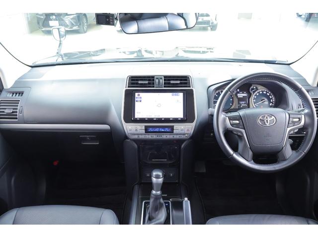 ランドクルーザープラド TX Lパッケージ・ブラックエディション 4WD 本革シート 衝突被害軽減ブレーキ 純正9インチナビ 地デジTV バックカメラ スマートキー ETC ドラレコ レーダークルーズ 車線逸脱警報 オートハイビーム シートヒーター&クール LEDライト 横滑り防止装置(12枚目)