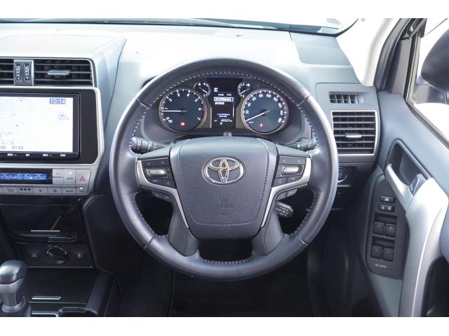 ランドクルーザープラド TX Lパッケージ・ブラックエディション 4WD 本革シート 衝突被害軽減ブレーキ 純正9インチナビ 地デジTV バックカメラ スマートキー ETC ドラレコ レーダークルーズ 車線逸脱警報 オートハイビーム シートヒーター&クール LEDライト 横滑り防止装置(13枚目)