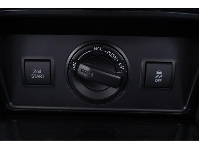 ランドクルーザープラド TX Lパッケージ・ブラックエディション 4WD 本革シート 衝突被害軽減ブレーキ 純正9インチナビ 地デジTV バックカメラ スマートキー ETC ドラレコ レーダークルーズ 車線逸脱警報 オートハイビーム シートヒーター&クール LEDライト 横滑り防止装置(25枚目)