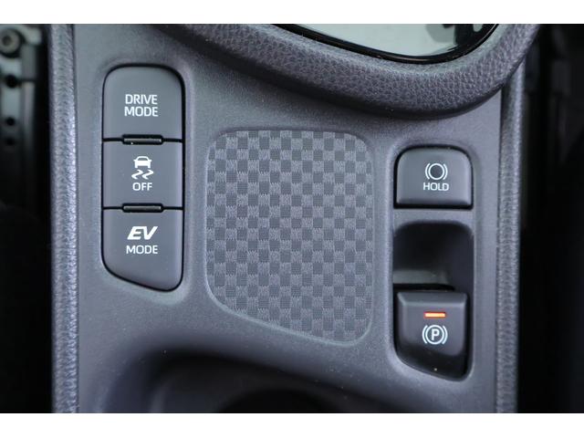 ヤリスクロス ハイブリッドＺ　アドベンチャー　衝突被害軽減ブレーキ　ＢＳＭ　純正８インチＤＡナビ　地デジＴＶ　全周囲カメラ　ＥＴＣ２．０　レーダークルーズ　車線逸脱警報　クリアランスソナー　シートヒーター　ステアリングヒーター　前後ドラレコ　ＬＥＤヘッドライト　ワンオーナー（29枚目）