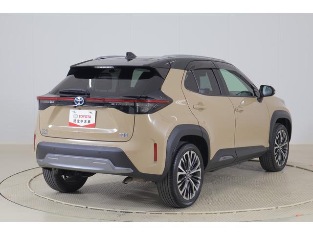 ヤリスクロス ハイブリッドＺ　アドベンチャー　衝突被害軽減ブレーキ　ＢＳＭ　純正８インチＤＡナビ　地デジＴＶ　全周囲カメラ　ＥＴＣ２．０　レーダークルーズ　車線逸脱警報　クリアランスソナー　シートヒーター　ステアリングヒーター　前後ドラレコ　ＬＥＤヘッドライト　ワンオーナー（49枚目）