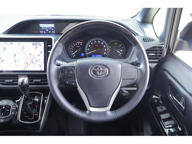 エスクァイア Gi 4WD 衝突被害軽減ブレーキ 純正10型ナビ地デジTV バックカメラ 後席モニター スマートキー ETC クルコン 両側電動ドア オートハイビーム 車線逸脱警報 クリアランスソナー シートヒーター ドラレコ Bluetooth接続 LEDヘッドライト(13枚目)