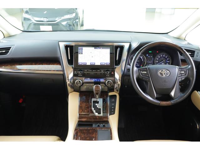 アルファードハイブリッド Ｇ　Ｆパッケージ　４ＷＤ　サンルーフ　衝突被害軽減ブレーキ　ＪＢＬプレミアムナビ　地デジＴＶ　全周囲カメラ　１２．１インチリアエンター　ＢＳＭ　レーダークルーズ　車線逸脱警報　ＥＴＣ２．０　クリアランスソナー　本革　シートヒーター＆クール　パワーバックドア（12枚目）
