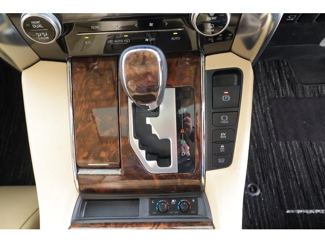 アルファードハイブリッド Ｇ　Ｆパッケージ　４ＷＤ　サンルーフ　衝突被害軽減ブレーキ　ＪＢＬプレミアムナビ　地デジＴＶ　全周囲カメラ　１２．１インチリアエンター　ＢＳＭ　レーダークルーズ　車線逸脱警報　ＥＴＣ２．０　クリアランスソナー　本革　シートヒーター＆クール　パワーバックドア（26枚目）