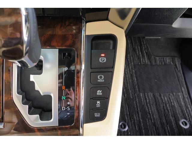 アルファードハイブリッド Ｇ　Ｆパッケージ　４ＷＤ　サンルーフ　衝突被害軽減ブレーキ　ＪＢＬプレミアムナビ　地デジＴＶ　全周囲カメラ　１２．１インチリアエンター　ＢＳＭ　レーダークルーズ　車線逸脱警報　ＥＴＣ２．０　クリアランスソナー　本革　シートヒーター＆クール　パワーバックドア（27枚目）