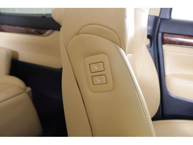 アルファードハイブリッド Ｇ　Ｆパッケージ　４ＷＤ　サンルーフ　衝突被害軽減ブレーキ　ＪＢＬプレミアムナビ　地デジＴＶ　全周囲カメラ　１２．１インチリアエンター　ＢＳＭ　レーダークルーズ　車線逸脱警報　ＥＴＣ２．０　クリアランスソナー　本革　シートヒーター＆クール　パワーバックドア（48枚目）