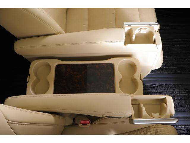 アルファードハイブリッド Ｇ　Ｆパッケージ　４ＷＤ　サンルーフ　衝突被害軽減ブレーキ　ＪＢＬプレミアムナビ　地デジＴＶ　全周囲カメラ　１２．１インチリアエンター　ＢＳＭ　レーダークルーズ　車線逸脱警報　ＥＴＣ２．０　クリアランスソナー　本革　シートヒーター＆クール　パワーバックドア（52枚目）