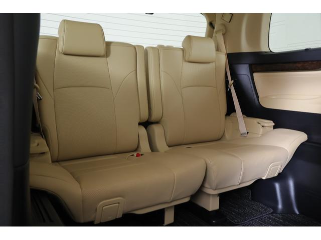 アルファードハイブリッド Ｇ　Ｆパッケージ　４ＷＤ　サンルーフ　衝突被害軽減ブレーキ　ＪＢＬプレミアムナビ　地デジＴＶ　全周囲カメラ　１２．１インチリアエンター　ＢＳＭ　レーダークルーズ　車線逸脱警報　ＥＴＣ２．０　クリアランスソナー　本革　シートヒーター＆クール　パワーバックドア（56枚目）