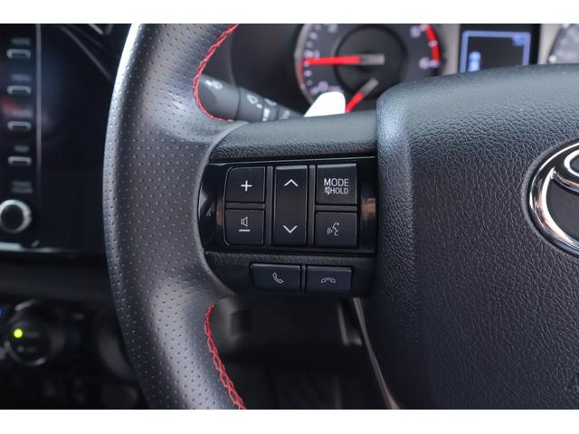 ハイラックス Ｚ　ＧＲスポーツ　４ＷＤ　衝突被害軽減ブレーキ　パドルシフト　８インチＤＡナビ　全周囲カメラ　レーダークルーズ　スマートキー　クリアランスソナー　車線逸脱警報　パワーシート　オートＬＳＤ　リアデフロック　ＬＥＤヘッドライト　横滑り防止装置　ワンオーナー（22枚目）