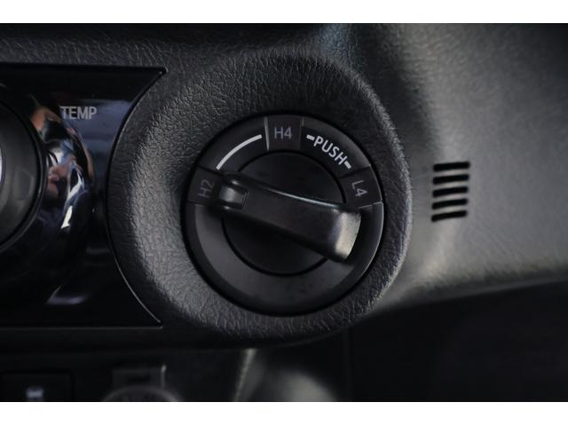 ハイラックス Ｚ　ＧＲスポーツ　４ＷＤ　衝突被害軽減ブレーキ　パドルシフト　８インチＤＡナビ　全周囲カメラ　レーダークルーズ　スマートキー　クリアランスソナー　車線逸脱警報　パワーシート　オートＬＳＤ　リアデフロック　ＬＥＤヘッドライト　横滑り防止装置　ワンオーナー（27枚目）