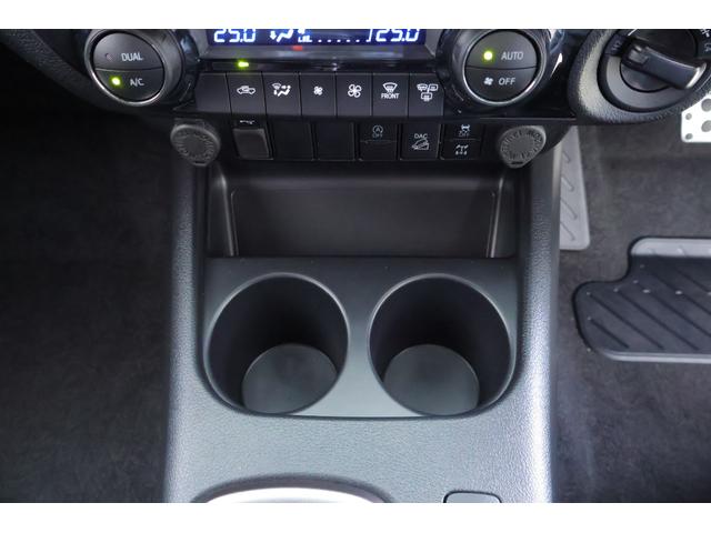 ハイラックス Ｚ　ＧＲスポーツ　４ＷＤ　衝突被害軽減ブレーキ　パドルシフト　８インチＤＡナビ　全周囲カメラ　レーダークルーズ　スマートキー　クリアランスソナー　車線逸脱警報　パワーシート　オートＬＳＤ　リアデフロック　ＬＥＤヘッドライト　横滑り防止装置　ワンオーナー（30枚目）