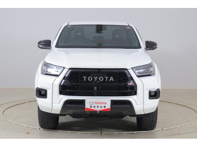 ハイラックス Ｚ　ＧＲスポーツ　４ＷＤ　衝突被害軽減ブレーキ　パドルシフト　８インチＤＡナビ　全周囲カメラ　レーダークルーズ　スマートキー　クリアランスソナー　車線逸脱警報　パワーシート　オートＬＳＤ　リアデフロック　ＬＥＤヘッドライト　横滑り防止装置　ワンオーナー（43枚目）