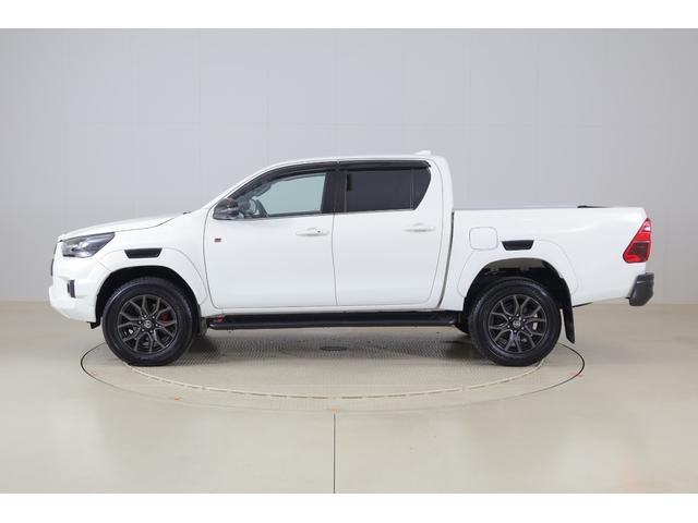 ハイラックス Ｚ　ＧＲスポーツ　４ＷＤ　衝突被害軽減ブレーキ　パドルシフト　８インチＤＡナビ　全周囲カメラ　レーダークルーズ　スマートキー　クリアランスソナー　車線逸脱警報　パワーシート　オートＬＳＤ　リアデフロック　ＬＥＤヘッドライト　横滑り防止装置　ワンオーナー（44枚目）