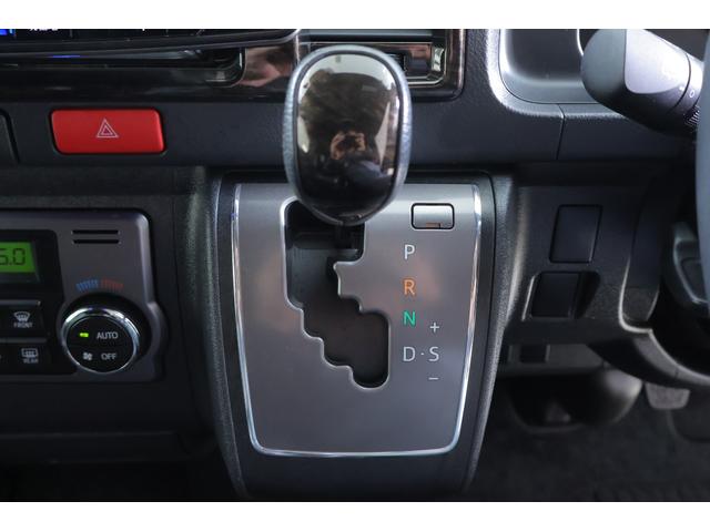 ハイエースバン スーパーGLダークプライムII 4WD 衝突被害軽減ブレーキ SDナビ地デジTV 全周囲カメラ 後席モニター スマートキー ETC オートハイビーム 車線逸脱警報 クリアランスソナー 前後ドラレコ デジタルミラー AC100V電源 純正アルミ LEDヘッドライト(26枚目)