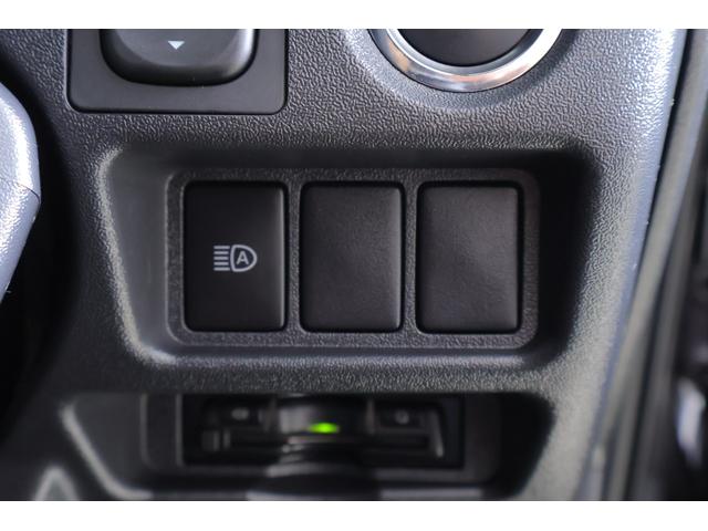 ハイエースバン スーパーGLダークプライムII 4WD 衝突被害軽減ブレーキ SDナビ地デジTV 全周囲カメラ 後席モニター スマートキー ETC オートハイビーム 車線逸脱警報 クリアランスソナー 前後ドラレコ デジタルミラー AC100V電源 純正アルミ LEDヘッドライト(29枚目)