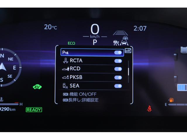 カローラクロス ハイブリッド　Ｚ　衝突被害軽減ブレーキ　１０．５インチＤＡ　地デジＴＶ　全周囲カメラ　ＥＴＣ　レーダークルーズ　車線逸脱警報　クリアランスソナー　シートヒーター　ＢＳＭ　前後ドラレコ　ＬＥＤヘッドライト　ＡＣ１００Ｖ－１５００Ｗ　パワーバックドア　ワンオーナー（21枚目）
