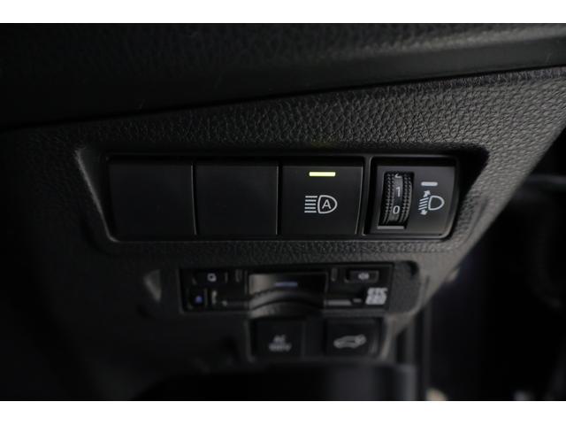 カローラクロス ハイブリッド　Ｚ　衝突被害軽減ブレーキ　１０．５インチＤＡ　地デジＴＶ　全周囲カメラ　ＥＴＣ　レーダークルーズ　車線逸脱警報　クリアランスソナー　シートヒーター　ＢＳＭ　前後ドラレコ　ＬＥＤヘッドライト　ＡＣ１００Ｖ－１５００Ｗ　パワーバックドア　ワンオーナー（32枚目）