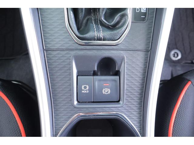 ライズ Ｚ　衝突被害軽減ブレーキ　レーダークルーズ　純正９インチＤＡ　地デジＴＶ　全周囲カメラ　スマートキー　オートハイビーム　車線逸脱警報　コーナーセンサー　シートヒーター　前後ドラレコ　先行車発進告知機能　Ｂｌｕｅｔｏｏｔｈ接続　ＬＥＤヘッドライト　横滑り防止装置（27枚目）