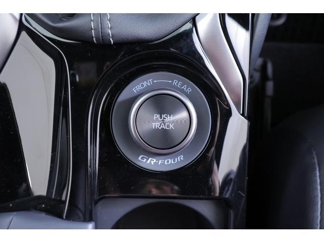 ＲＺ　４ＷＤ　６速ＭＴ　衝突被害軽減ブレーキ　レーダークルーズ　ＢＳＭ　１０．５インチＤＡナビ　地デジＴＶ　バックカメラ　車線逸脱警報　クリアランスソナー　シートヒーター　ステアリングヒーター　ドラレコ（画像24）
