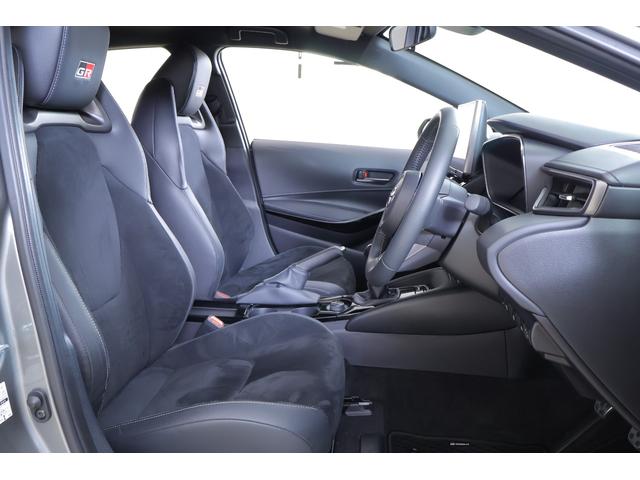 ＲＺ　４ＷＤ　６速ＭＴ　衝突被害軽減ブレーキ　レーダークルーズ　ＢＳＭ　１０．５インチＤＡナビ　地デジＴＶ　バックカメラ　車線逸脱警報　クリアランスソナー　シートヒーター　ステアリングヒーター　ドラレコ（画像33）