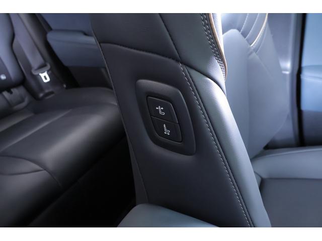 ＲＳ　ＰＨＥＶ　４ＷＤ　１２．３型ＤＡナビ地デジ　全周囲カメラ　ＢＳＭ　衝突被害軽減ブレーキ　レーダークルーズ　車線逸脱警報　クリアランスソナー　前後ドラレコ　本革　シートヒーター＆クール　当社試乗車（画像42）
