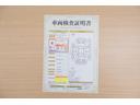 店頭にて、クルマの状態が一目で分かる検査証明書を公開中。トヨタ認定検査員が厳しく査定し、状態を点数と図解で表示しています。修復歴はもちろん、傷やヘコミの箇所や程度がご確認いただけます。