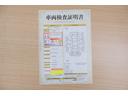 店頭にて、クルマの状態が一目で分かる検査証明書を公開中。トヨタ認定検査員が厳しく査定し、状態を点数と図解で表示しています。修復歴はもちろん、傷やヘコミの箇所や程度がご確認いただけます。