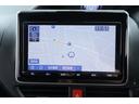 ＺＳ　衝突被害軽減ブレーキ　純正９インチナビ　地デジＴＶ　バックカメラ　スマートキー　ＥＴＣ　クルコン　オートハイビーム　車線逸脱警報　クリアランスソナー　ＬＥＤライト　先行車発進お知らせ機能　Ｂｌｕｅｔｏｏｔｈ接続　横滑り防止装置　純正アルミ　ワンオーナー（14枚目）